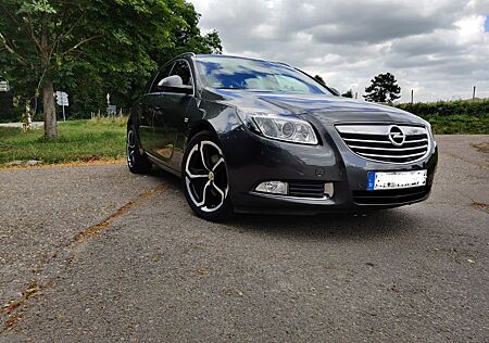Opel Insignia Sports Tourer 2.0 CDTI Design Ed. 1...