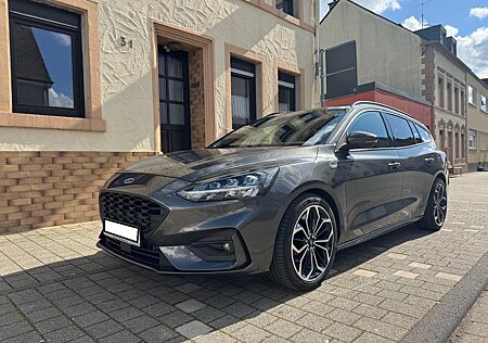 Ford Focus Turnier ST-Line | Automatik | Navi |