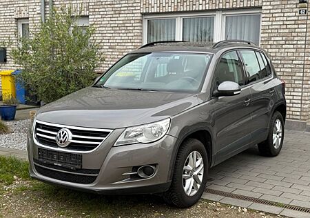 VW Tiguan Volkswagen 2.0 TDI 1.Hand*Panorama*Klima*AHK*Top