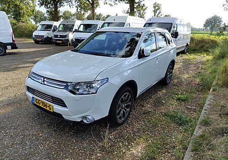 Mitsubishi Outlander 2.0 PHEV Executive motor defect Ecc LM