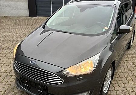 Ford Grand C-Max 2,0TDCi 110kW PowerShift Titaniu...