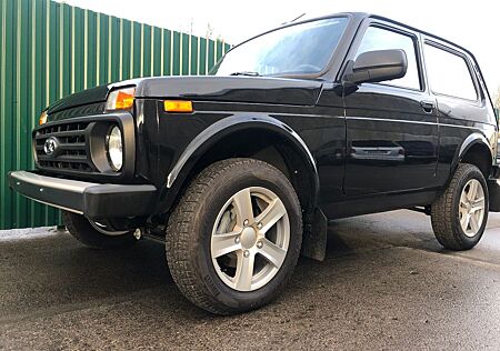 Lada Niva "PREMIUM PLUS" KLIMA/ SITZHEIZUNG AET-2026!