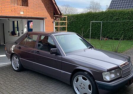 Mercedes-Benz 190 190E 2.3. Kat