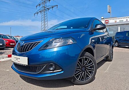 Lancia Ypsilon 1.0 Hybrid, Klima, Bluetooth, PDC