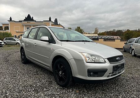 Ford Focus 1.6 Turn. Style TÜV NEU/ZAHNR.NEU/GARANTIE