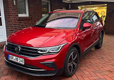 VW Tiguan Volkswagen 2.0 TDI SCR DSG ACTIVE