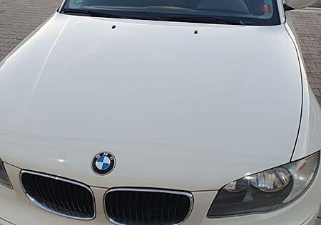 BMW 116i Baureihe 1 Lim. - Erstzulassung 2010