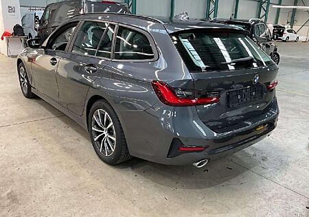 BMW 320 d Touring AT-8*Leder*Panorama*Kamera*LED*