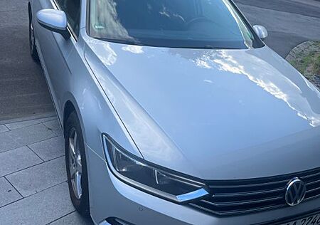 VW Passat Variant Volkswagen 2.0 TDI DSG Comfortline Varia...