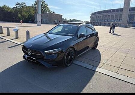 Mercedes-Benz A 220 4Matic*HeadUp*AMG*NIGHT*PANO*360°
