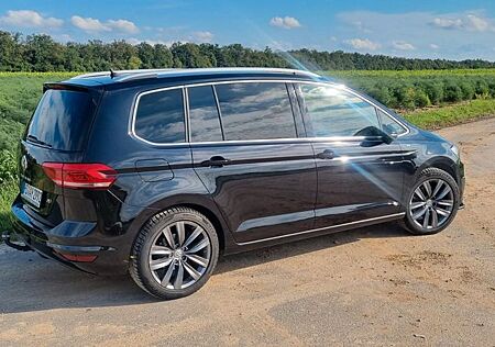 VW Touran Volkswagen 2.0 TDI 150PS R Line Bi LED Alcantara AHK