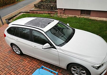 BMW 320i xDrive Touring Advantage Automatic Adva...