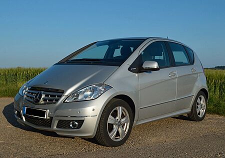 Mercedes-Benz A 180 AVANTGARDE BlueEFFICIENCY AVANTGARDE