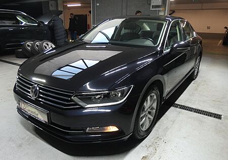 VW Passat Volkswagen Lim. Comfortline BMT*Euro 6*1.Hand*Leder*