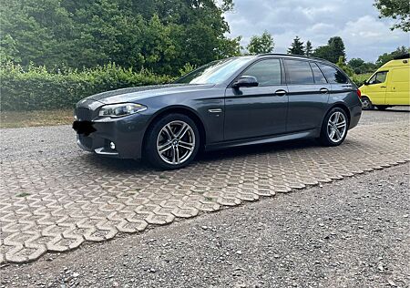 BMW 530d xDrive Touring A -