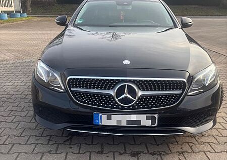 Mercedes-Benz E 200 Autom. -MultiBeam-Scheckheft