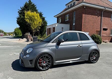Abarth 695 Biposto/Akrapovic/Carbon/18-Zoll