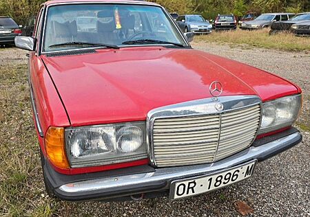 Mercedes-Benz 240