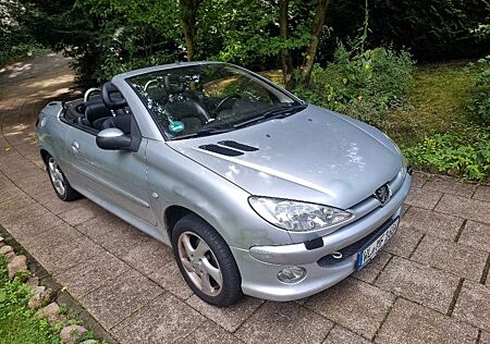 Peugeot 206 CC 110 Automatik - Spaß Auto für den Sommer