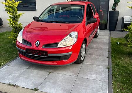 Renault Clio Authentique 1.2 16V 48kW Authentique tüv