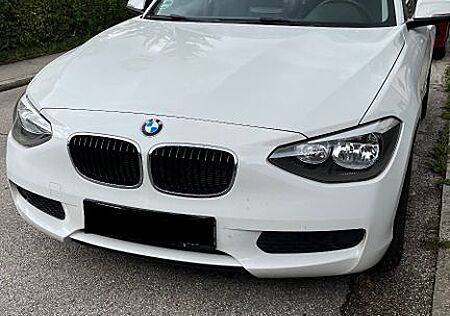 BMW 116i F20 MFL*Bildschirm*SHZ*PDC*Freisprechei