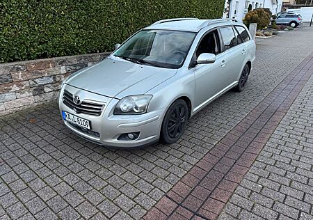 Toyota Avensis Combi Sol 2.0-l-VVT-i Sol