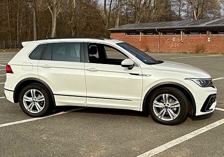 VW Tiguan Volkswagen 1.5 TSI OPF DSG R-Line KAM AHK PANO