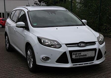 Ford Focus Titanium+KeyLess+Navi+PDC+SitzHz+Leder+AHK