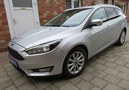 Ford Focus Turnier Titanium AHK HU/AU Neu