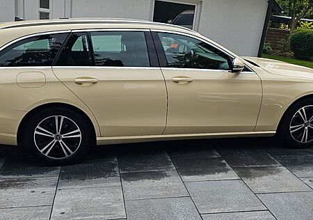 Mercedes-Benz E 200 d T Autom. -