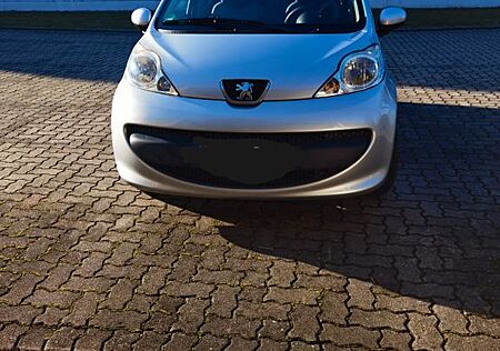 Peugeot 107 Petit Filou 70 Petit Filou