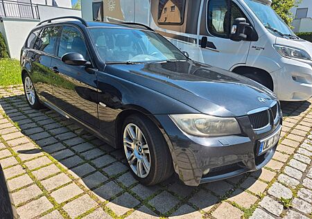 BMW 320i Touring -