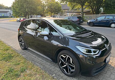 VW ID.3 Volkswagen 1st Pro|PANO|MASSAGE|CAM|SHZ|Winterreifen
