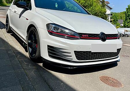 VW Golf Volkswagen 2.0 GTI Performance