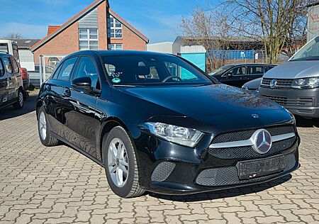 Mercedes-Benz A 180 d/1.5/ALU/Automa/349