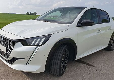 Peugeot e-208 GT Pano + Navi + LED + SHZ + ACC