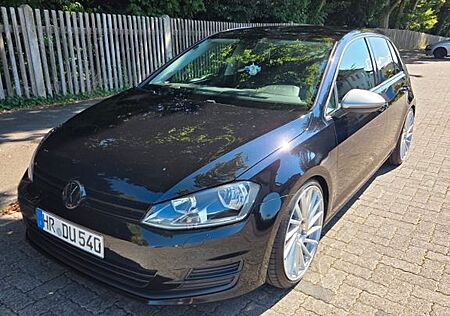 VW Golf Volkswagen 1.2 TSI BMT Trendline; Tüv neu