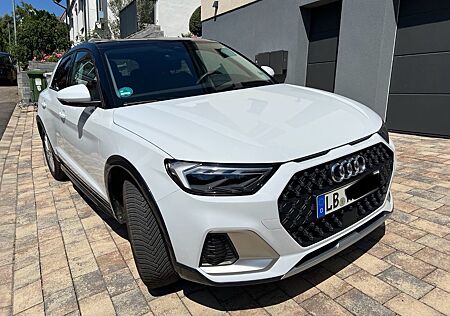 Audi A1 30 TFSI S tronic allstreet - Super Zustand