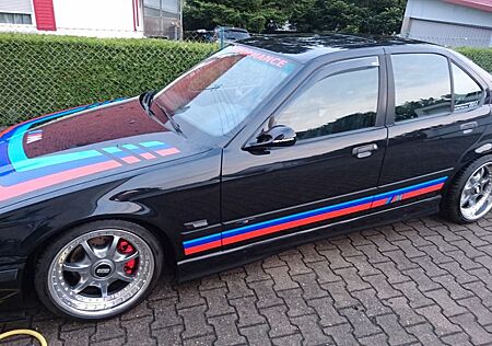 BMW 328i