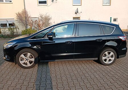 Ford S-Max 2,0 TDCi 132kW Titanium PowerShift Tit...