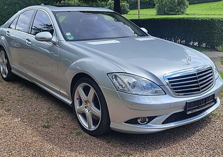 Mercedes-Benz S 500 - AMG-Line top gepflegter Garagenwagen