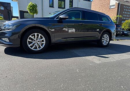VW Passat Variant Volkswagen 1.5 TSI OPF DSG Business Vari...