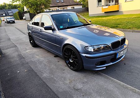 BMW 320i -