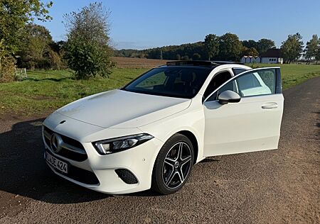 Mercedes-Benz A 180 - Panorama-Schiebedach, MBUX High-End-Pake