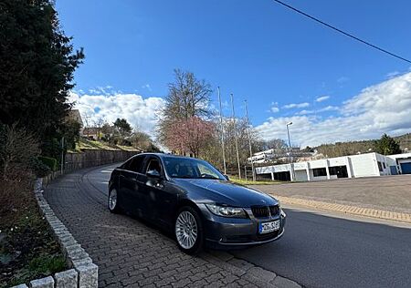 BMW 320i -