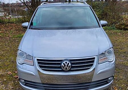 VW Touran Volkswagen 2.0 TDI DPF Highline Highline