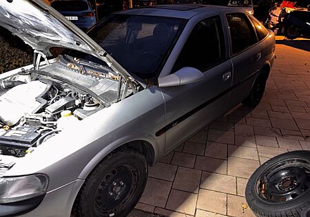 Opel Vectra 1.6 16V CD CD