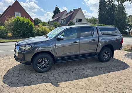 Toyota Hilux 2.8 Comfort DoubleCab Auto*Hardtop+AHK*