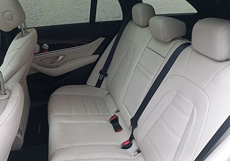 Mercedes-Benz E 63 AMG E 63 S AMG 4-M,VOLL,Pano,Burmester,360,Luft,LED,