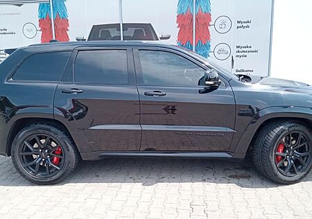 Jeep Grand Cherokee 6.4 V8 SRT ZAMIANA NSX DeLorean GTR CORVETTE C7